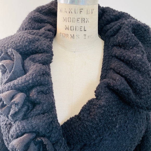 Wool Blend Unique Collar Design - Picture 2 of 8